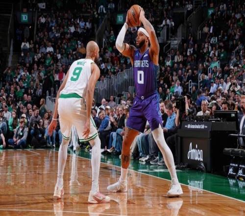 克努佩爾神跡追平喬丹新秀歷史第一黃蜂6連勝滅綠軍近19戰16勝