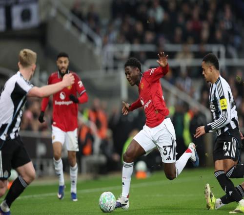 爆大冷！第90分鐘絕殺，曼聯轟然倒下，卡里克不敢相信