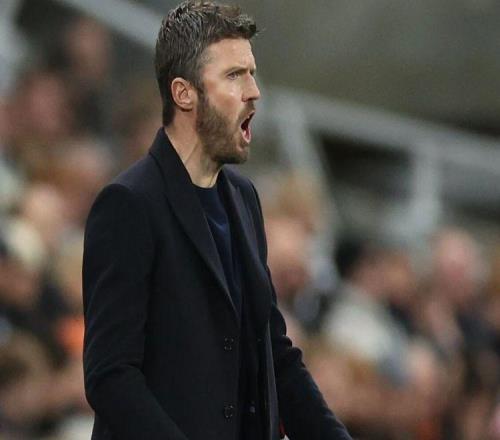 憤怒卡里克賽后不理曼聯球員！又一將受傷雪上加霜，錯誤換人致敗