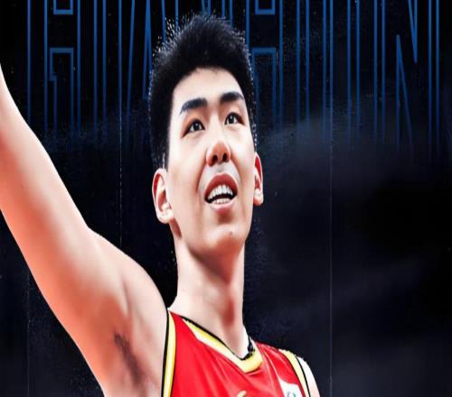 連續(xù)蓋帽！CBA解說點贊徐昕：進(jìn)步肉眼可見，廣州隊內(nèi)線支柱