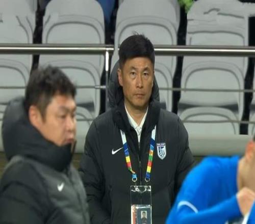 隊友跟不上斯坦丘思路，大連2將不能首發(fā)李昂強硬李國旭認慫