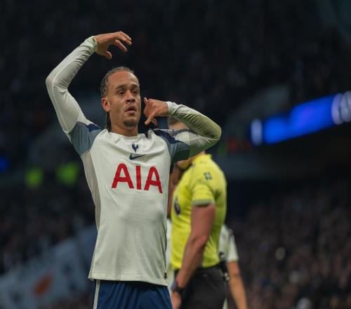 西蒙斯看好格雷成為出色中場一個賽季將穿40到50雙球鞋_英超直播