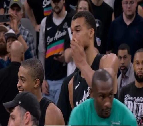 25分算個p！文班都被打哭了.....