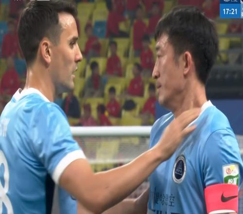 隨著蓉城51大勝新鵬城，中超最新積分榜出爐！申花落后榜首13分