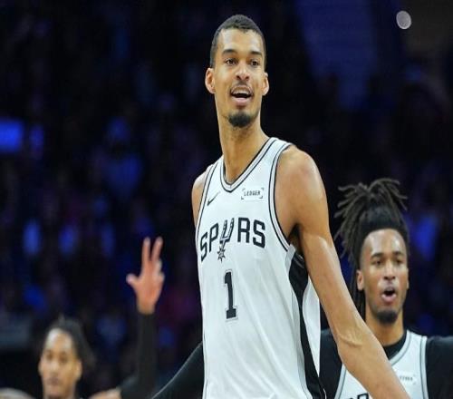 25分大逆轉！快船惜敗馬刺，倫納德歷史第一紀錄，文班亞馬27+10