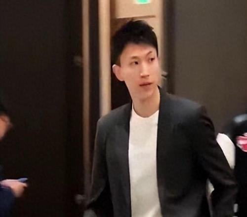 CBA全明星歡樂多！廣東四將重聚，徐杰怒吼張鎮(zhèn)麟胡明軒模仿杜鋒