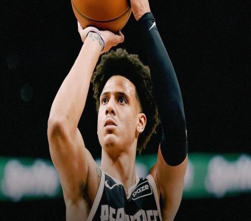 鷹王33+10+7沃克4記三分，馬克西半場6分，老鷹橫掃76人豪取6連勝