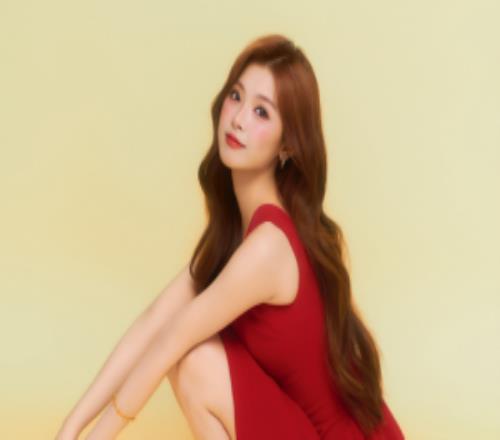 涉獵極廣！LPL、NBA主持泱泱看F1首戰梅奔包攬1、2：我們是冠軍！