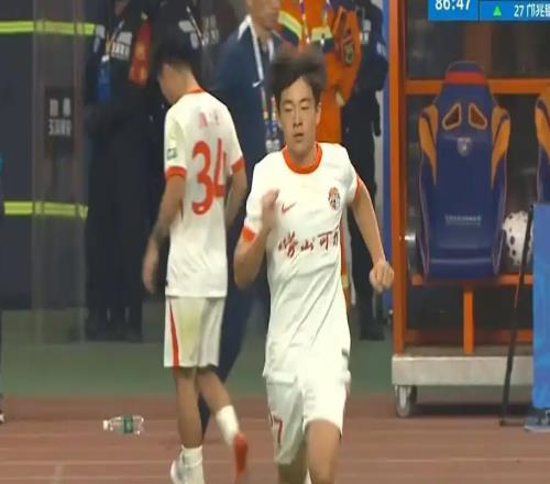 中超抖了抖！鄺兆鐳保護(hù)性首秀+傳球成功率100%，記者：降維打擊