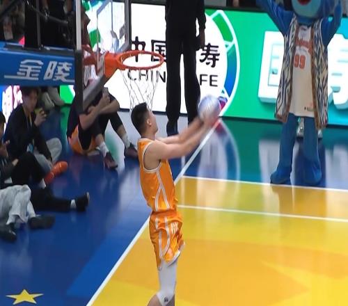 CBA扣籃大賽預賽！俞澤辰100分力壓張鼎巖排第1，攜劉禮嘉晉級！