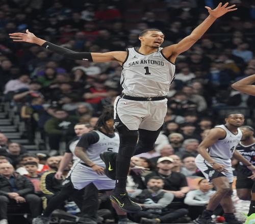 突襲帽的不尋常之處文班：對我而言早已熟悉這讓對手感到困惑難以防范_NBA直播