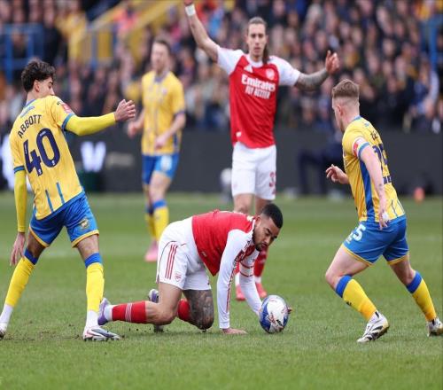 足總杯成分水嶺槍手險勝魚腩折損大將，曼城逆轉強敵士氣正旺