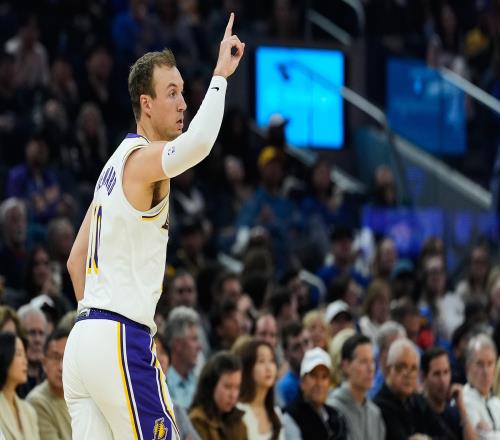 想要以超50%的三分命中率畫上本賽季的句號嗎肯納德表示這真是太酷了_NBA直播