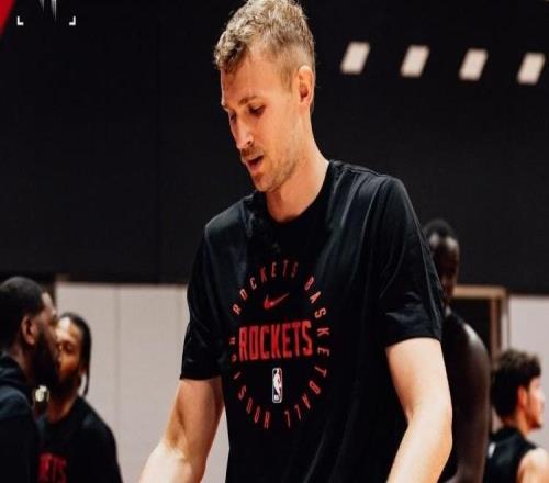 火箭重組內(nèi)線失敗重用1人裁掉1人成敗筆，他若留隊(duì)，休城能爭(zhēng)冠