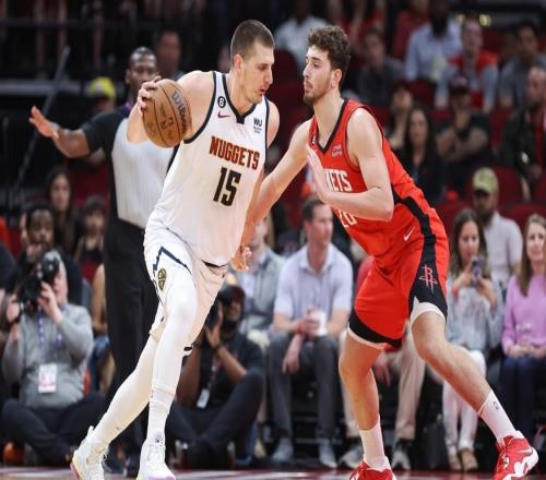 火箭36分慘敗掘金！約基奇16+12+13三雙，杜蘭特僅11分，申京低迷