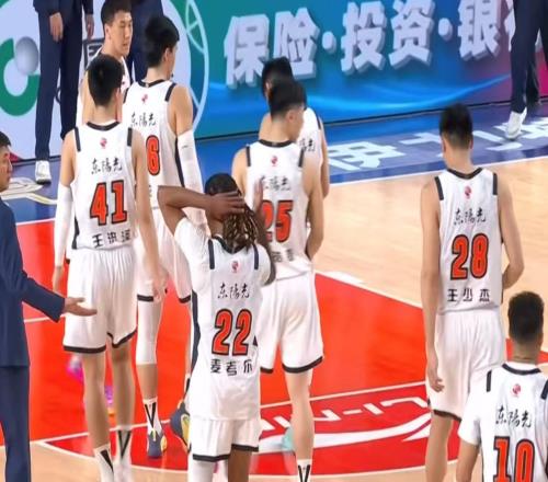 一箭雙雕！廣東隊“戰略性”輸給新疆男籃，杜鋒想要做掉遼寧