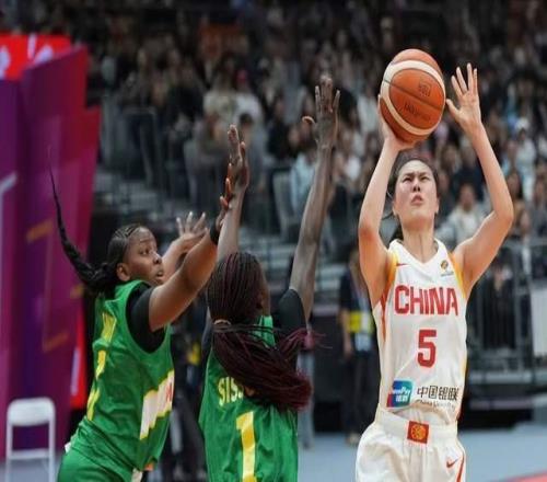 中國女籃拒絕輸球！全力擊敗比利時，宮魯鳴啟用雙塔，央視直播