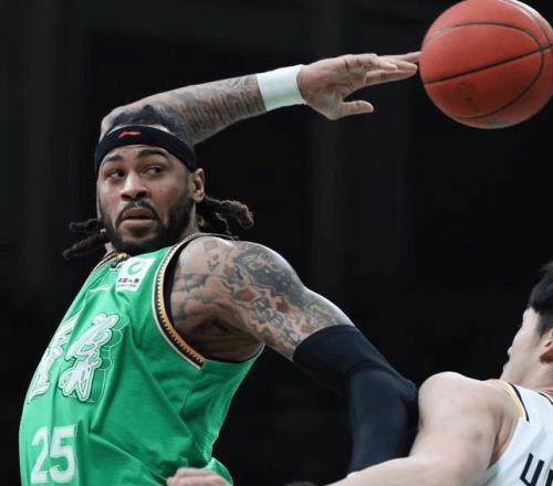 13投砍21分13板3帽！防守大閘成遼籃逆轉頭號功臣，楊鳴沒看錯你