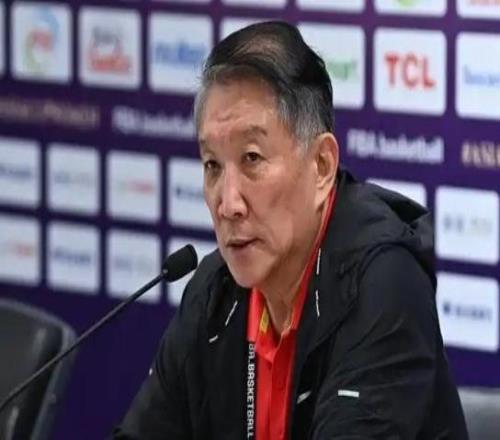 中國女籃慘敗比利，三問宮魯鳴：長期集訓都練了些什么