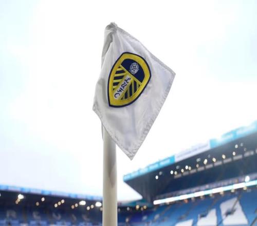 鏡報：針對戀童癖薩維爾的口號引發(fā)眾怒，利茲聯(lián)曼聯(lián)聯(lián)手整治