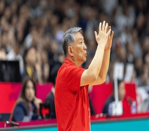 宮魯鳴若下課，女籃新帥3選1，王治郅在列，57歲名宿解禁成熱門