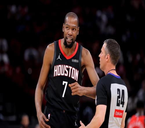 烏度卡和他問題很大，離奇兩失誤火箭涉險過關，死神再臨航天城