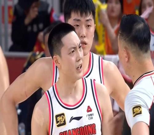 杜鋒“干兒子”拯救球隊，蒙進倆三分，球迷：下一場又能被重用了