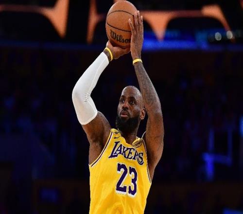 湖人127125掘金迎4利好！艾頓+里弗斯連爆，詹姆斯驚喜防守！