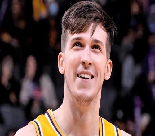 絕殺掘金！雷迪克爆贊2功臣，詹姆斯展望六連客，東契奇歸結(jié)團(tuán)隊