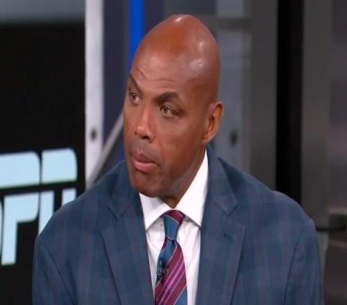 巴克利：阿德巴約該慶幸他在2026年打球，在過去我們會“殺”了他