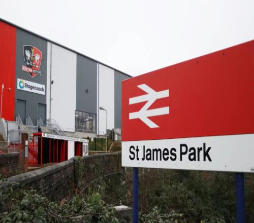 巴薩球迷鬧烏龍：從英冠到歐冠，兩個(gè)圣詹姆斯公園天差地別