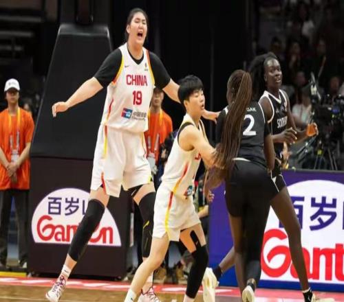 世預(yù)賽最后一戰(zhàn)！中國女籃對陣巴西隊(duì)，贏球無關(guān)出線，宮魯鳴變陣