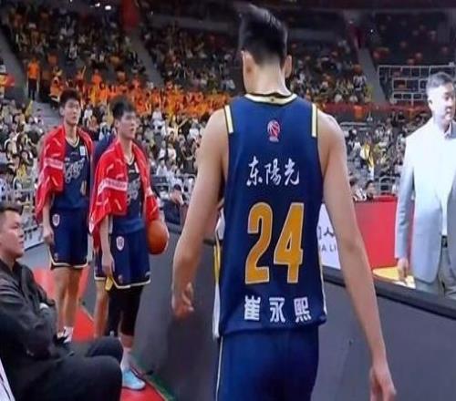 狀態一般！崔永熙時隔688天重返CBA賽場首節登場3分鐘0分1失誤