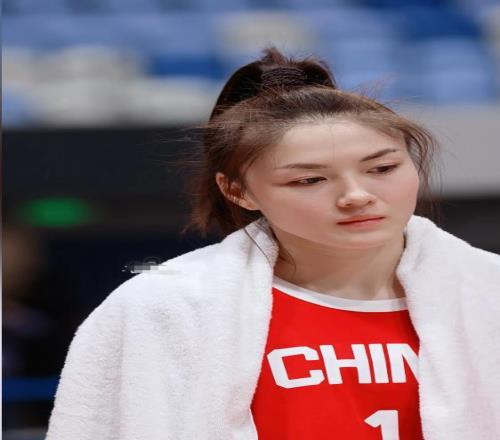 光漂亮有啥用4戰(zhàn)15中4，失誤多于進球數(shù)，球迷：咋進的國家隊