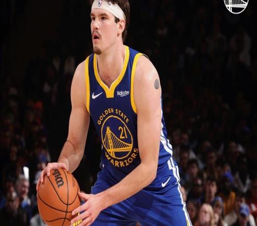 領(lǐng)先21分遭逆轉(zhuǎn)吞5連??！無(wú)庫(kù)勇士17戰(zhàn)12負(fù)萌神沮喪嘟嘴太悲涼