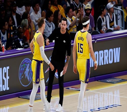 防守弱點(diǎn)被放大了！湖人后場(chǎng)新援最近兩場(chǎng)比賽的效果很不理想