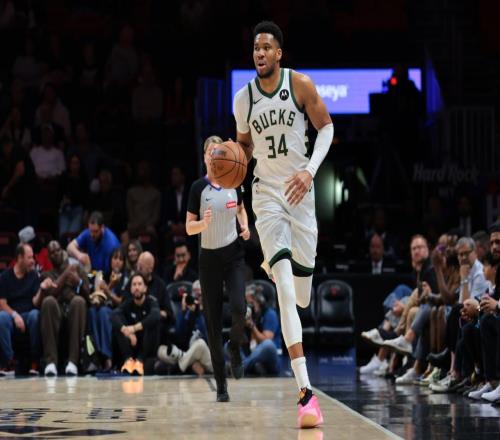 里程碑！160次30+10+5！字母哥超“大O”獨(dú)占?xì)v史第一統(tǒng)治力拉滿