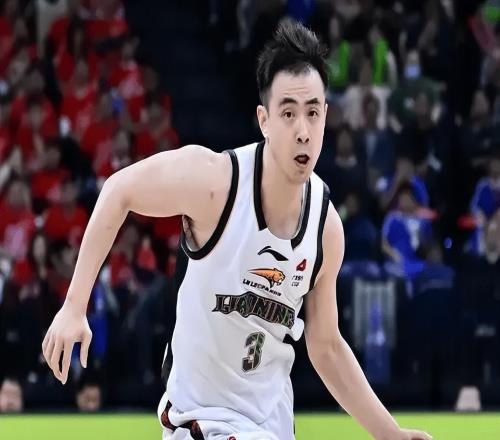 遼寧勝廣東各界說啥爆贊烏戈趙繼偉能力，廣東內線又被虐穿了！