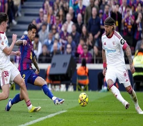 世體：弗里克喜歡把坎塞洛放在左邊路，他與拉菲尼亞配合默契