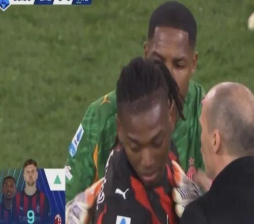 原創丨軟裝米蘭輸殘陣藍鷹