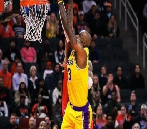 連送暴扣夢回當(dāng)年，詹姆斯13中7得到18分5板5助僅1失誤