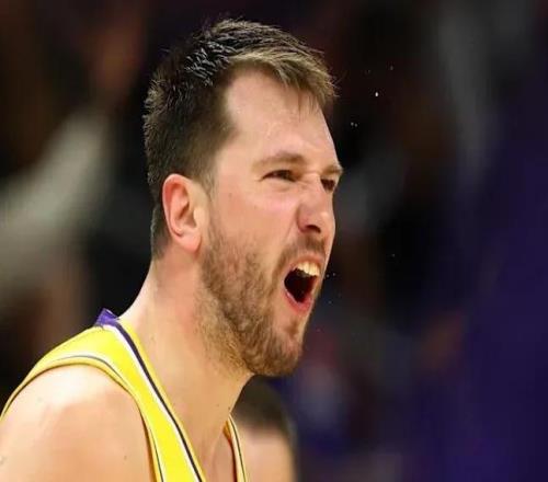 湖人勝火箭！東契奇36分，斯瑪特艾頓殺死比賽，火箭關(guān)鍵時刻啞火