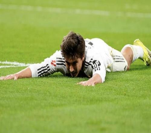 TA：貢薩洛加西亞的膝蓋在過(guò)去大約一個(gè)月里一直感到不適