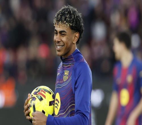 亞馬爾對(duì)陣塞維利亞時(shí)開(kāi)玩笑：內(nèi)鬼，我的隊(duì)友們都是內(nèi)鬼