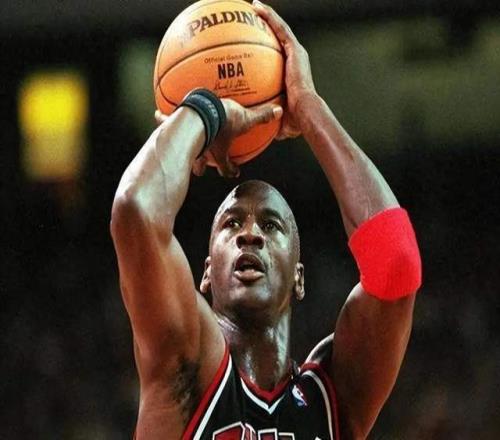 喬丹親口叫停GOAT之爭：這個詞根本不存在，我想和巔峰詹科交手