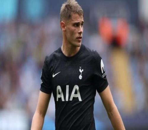 每體：范德芬成巴薩補(bǔ)強(qiáng)防線候選，球員完美適配弗里克體系