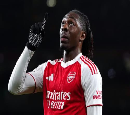 埃澤的“野蠻”踢法，成了阿森納破局的秘密武器