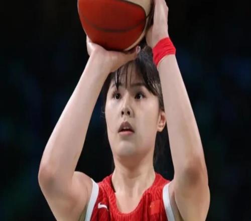 女籃8371戰(zhàn)勝巴西球員評價：3人優(yōu)秀，3人及格，6人低迷