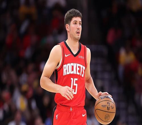 進(jìn)攻表現(xiàn)一般防守弱點(diǎn)明顯，火箭對(duì)于后場(chǎng)新星的期望值有些太高了