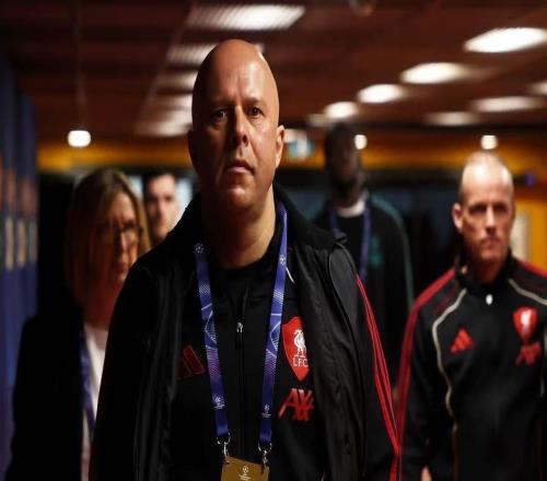 赫斯基：我預(yù)計(jì)斯洛特會(huì)留任利物浦不是輕易解雇教練的球隊(duì)